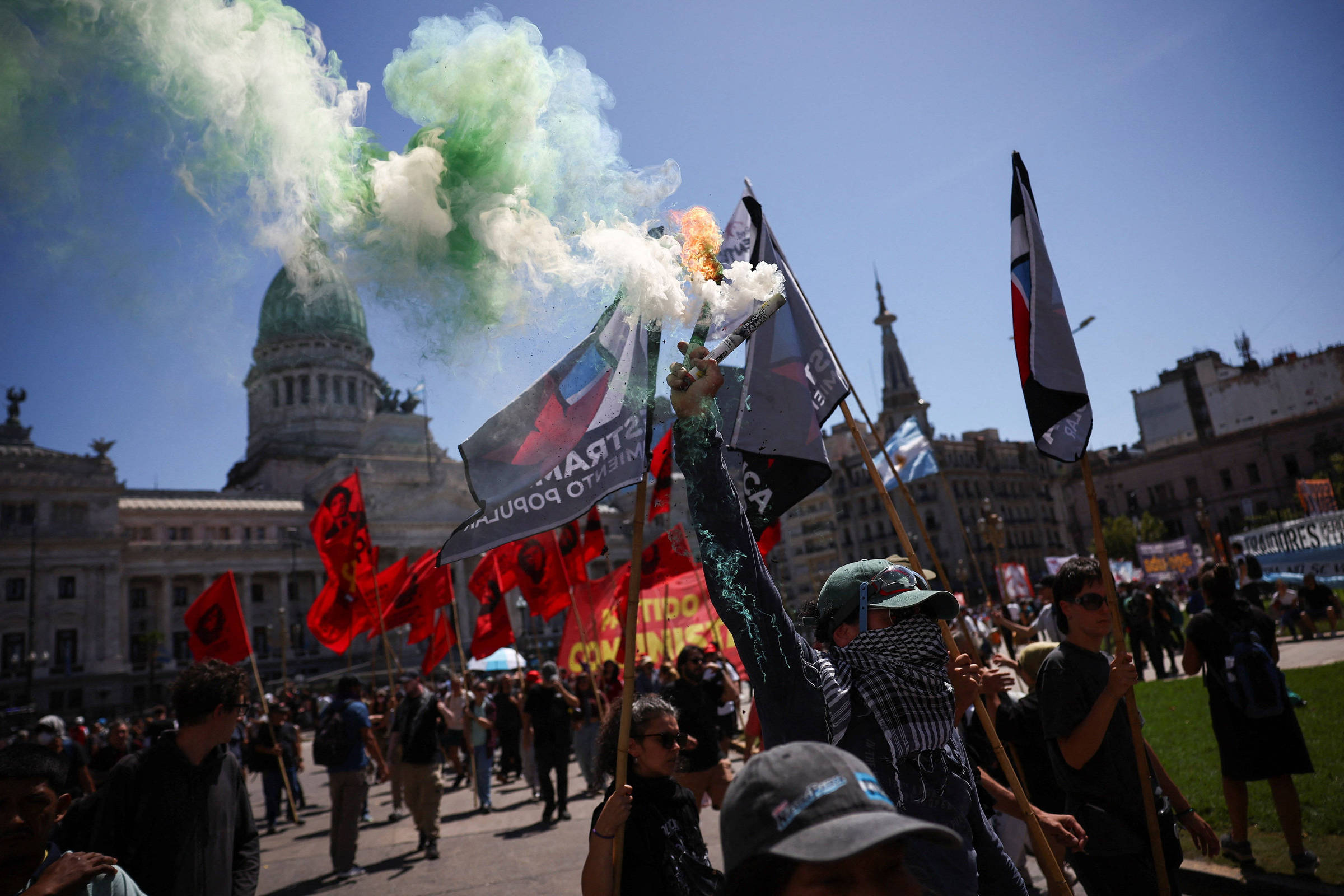 Milei garante aprovação da reforma trabalhista no Senado argentino